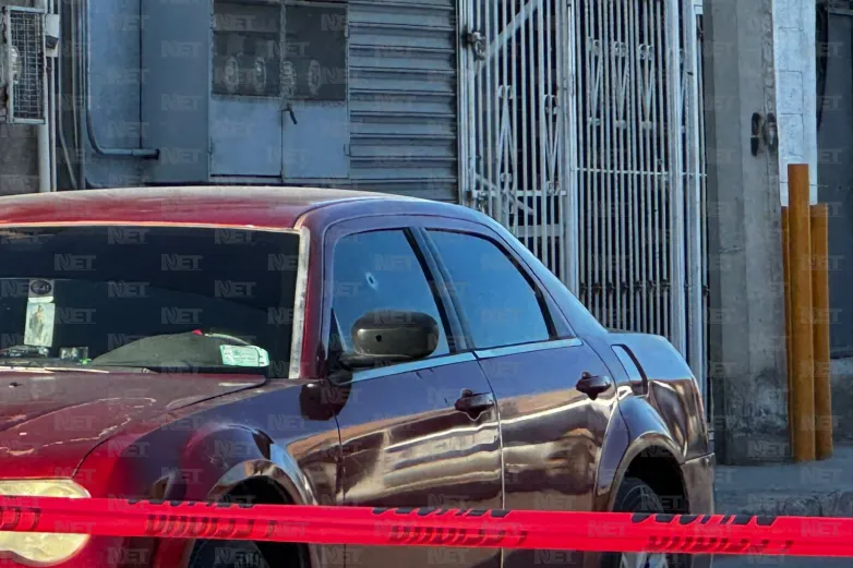 Disparan contra auto de mujer y escapa ilesa en Héroes de la Revolución