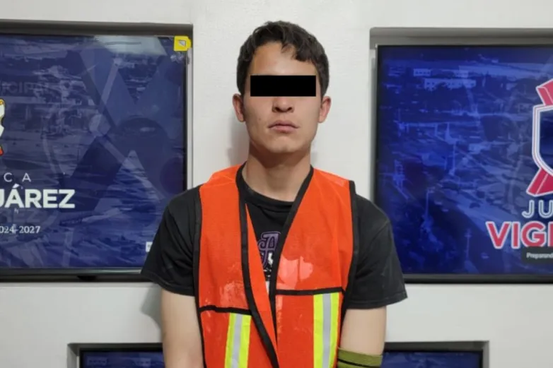 Arrestan policías a joven por matar a su padre en Juárez