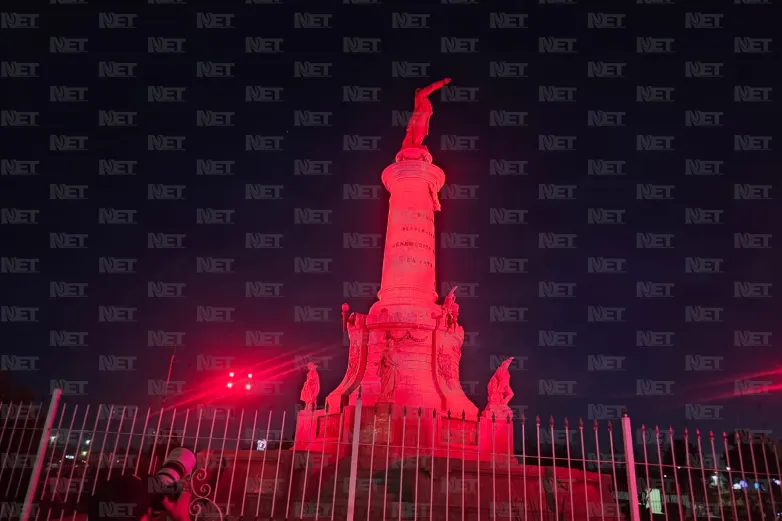 Entregan iluminación del Monumento a Benito Juárez