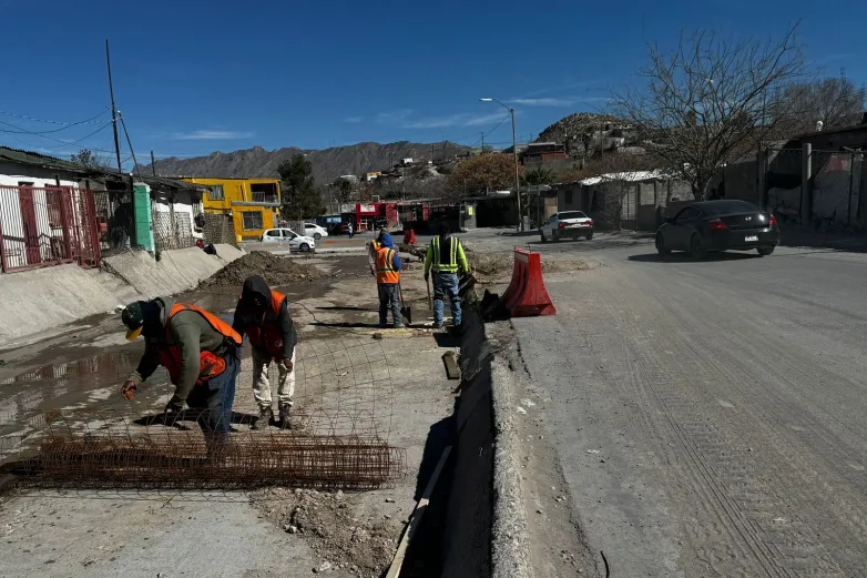 Rehabilitan Arroyo de las Víboras en colonia Felipe Ángeles de Juárez 