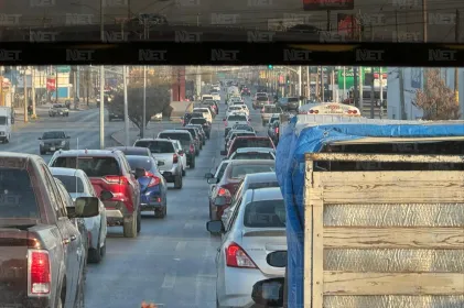 Salir de un embotellamiento, el reto de la movilidad en Juárez