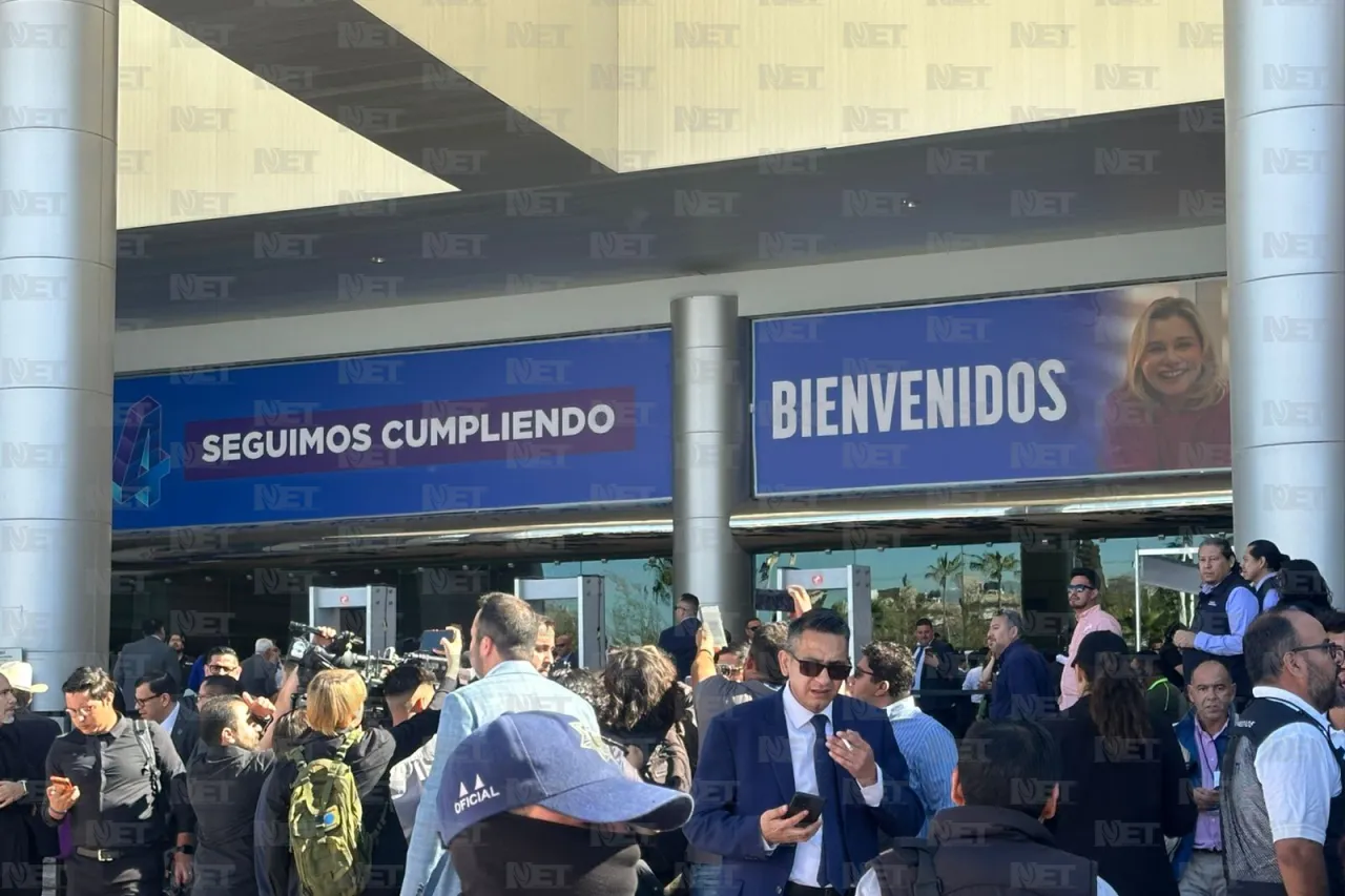 Saturan Centro de Convenciones por informe de la gobernadora