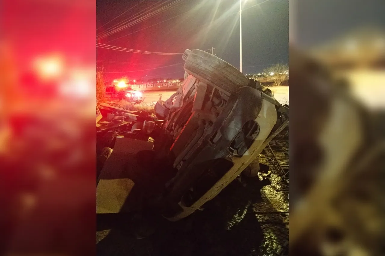 Accidente en la Juárez–Porvenir: Conductor vuelca su Ford Explorer