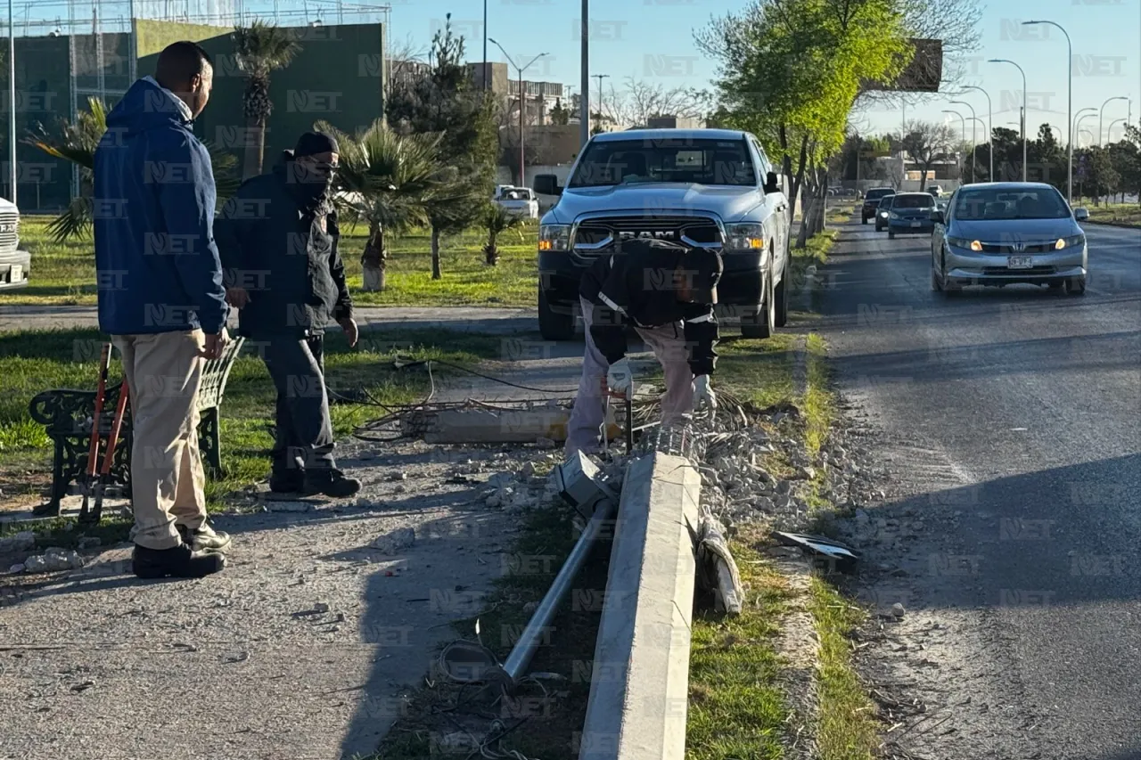Atiende Municipio poste caído en avenida Colegio Militar