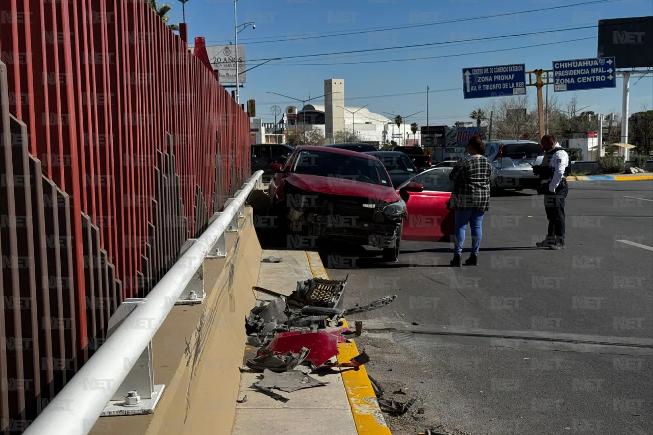 Choca joven tras quedarse dormido al volante en el puente Carlos Villarreal