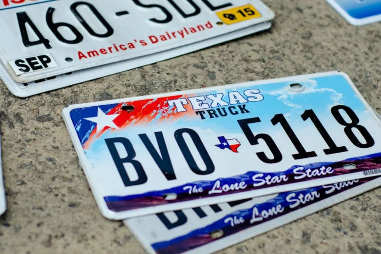 Texas exigirá residencia o ciudadanía para registrar vehículos