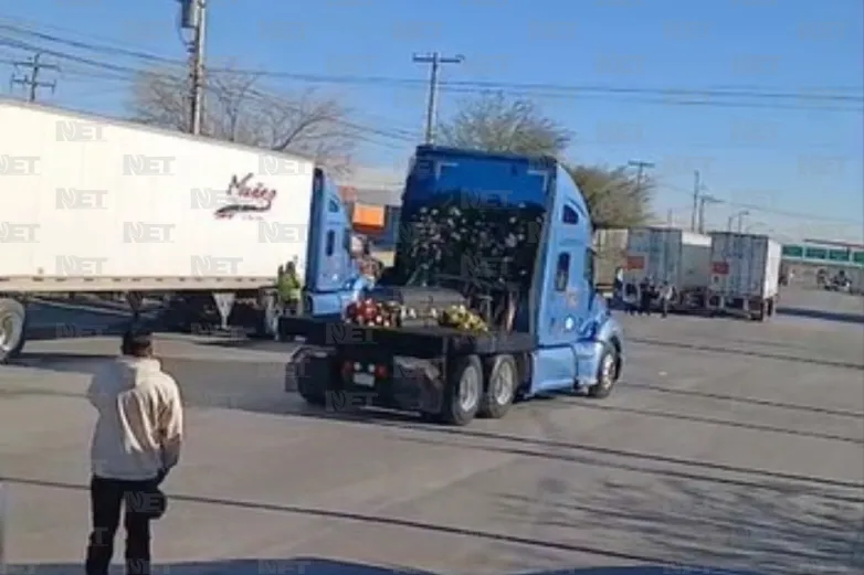 Despiden a chofer de tráiler que murió en el puente Zaragoza
