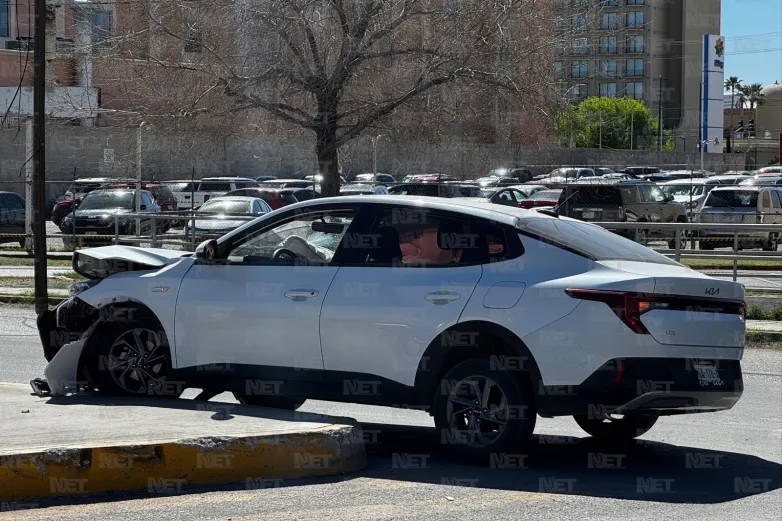 Omite conductor alto en Henry Dunant y provoca choque