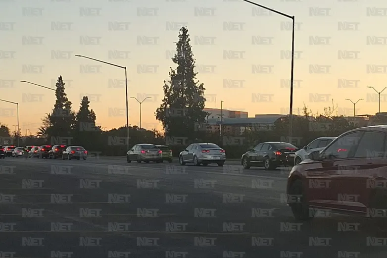 Registran cruces internacionales largas filas hacia El Paso