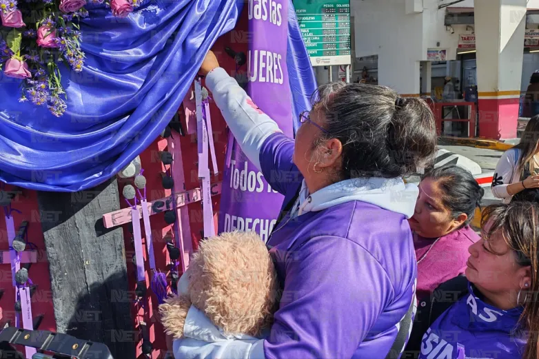 Realizan colectivos homenaje a víctimas de feminicidio en Cruz de Clavos