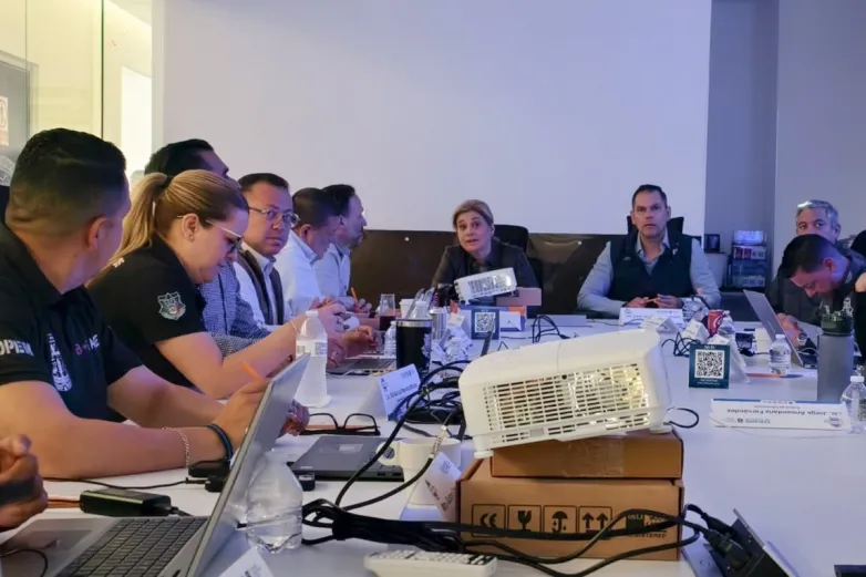 Maru Campos supervisa operativo por marcha del 8M desde el C7-iA