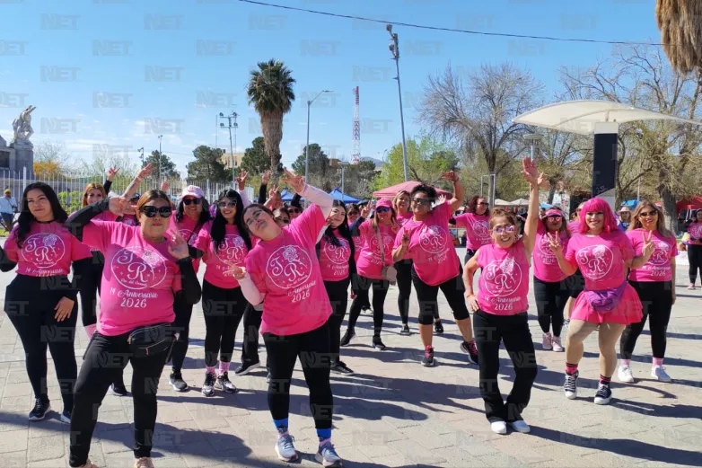 Zumban mujeres en apoyo a la marcha 8M