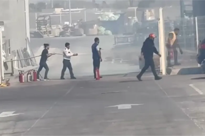 Moviliza a autoridades incendio junto a Walmart Francisco Villarreal