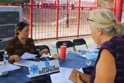 Llevan servicios de Cruzadas por Juárez a la colonia revolución Mexicana 