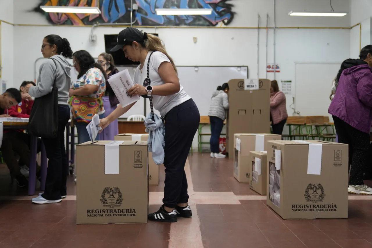 UE y OEA avalan transparencia de elecciones en Colombia