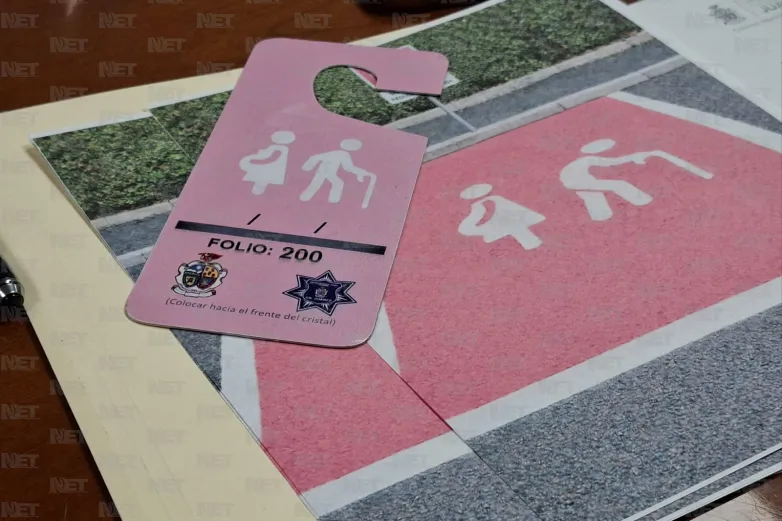 Para usar cajones rosa se requiere marbete y valoración médica: Seguridad Vial