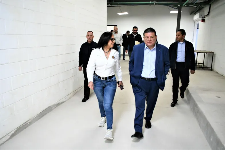 Supervisa fiscal César Jáuregui obra de instituto de capacitación