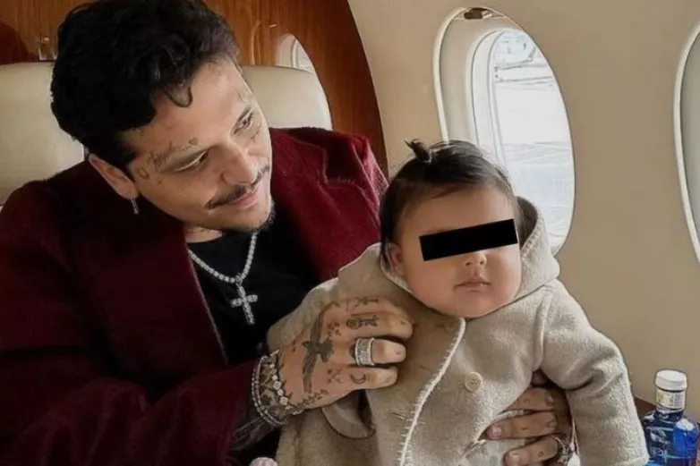 Busca Christian Nodal impedir que Cazzu exponga a su hija en redes