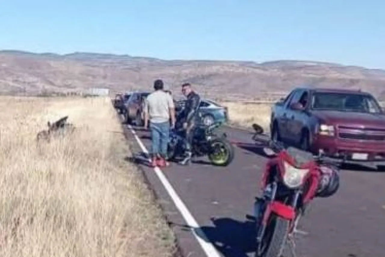 Deja choque de motocicletas dos muertos y un herido en Riva Palacio