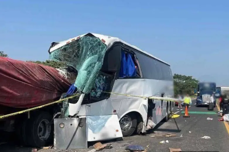 Apoyará Municipio a juarenses afectados por choque de autobús en Veracruz