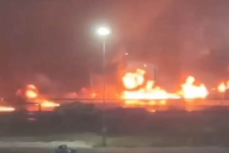 Mueren 5 personas tras incendio en inmediaciones de la Refinería de Dos Bocas