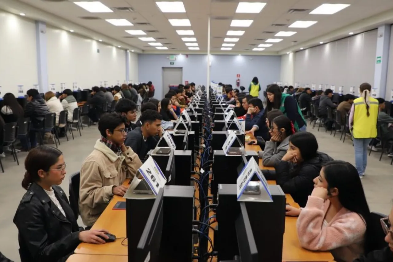 Pide UACJ a aspirantes esperar fecha de examen esta semana