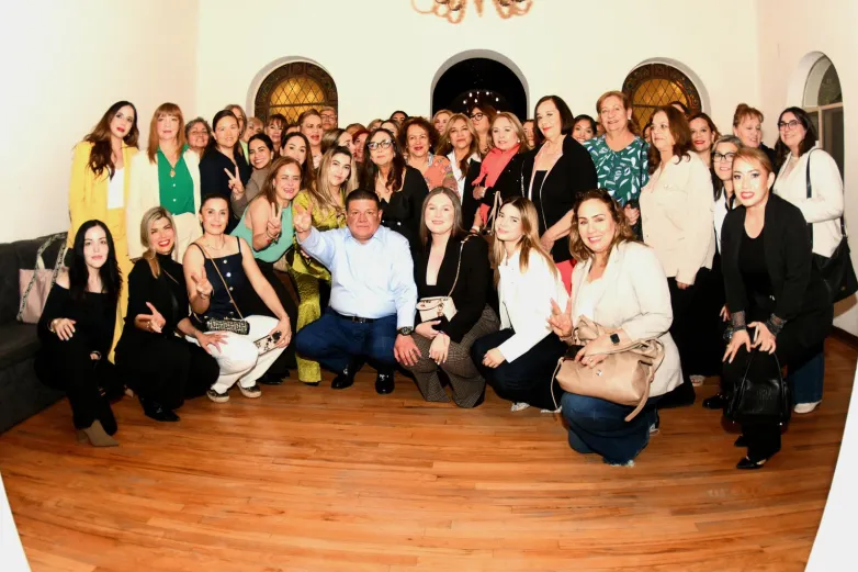 Dialoga fiscal Jáuregui con mujeres líderes sobre el futuro de Chihuahua