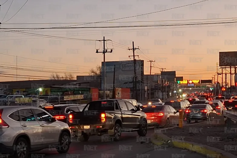 Largas filas para cruzar de Juárez a El Paso