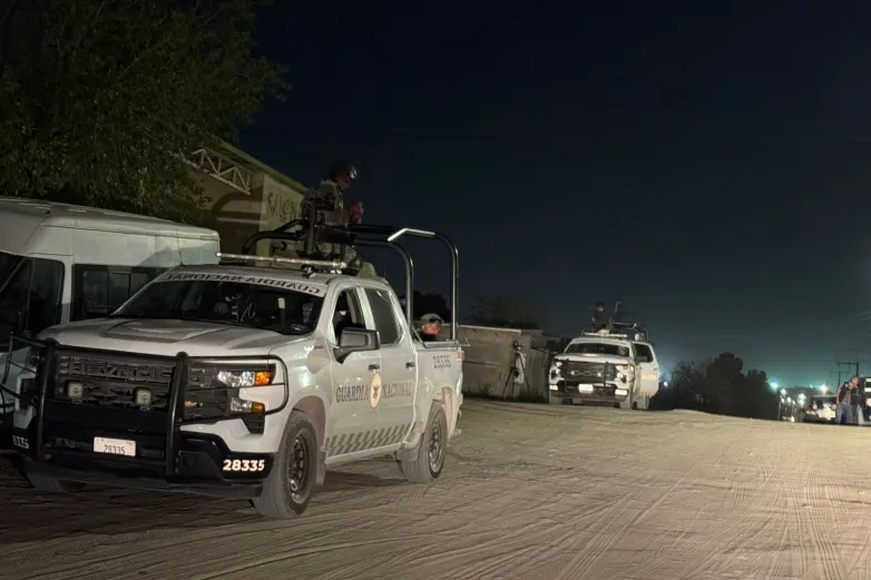 Encuentran cadáver de un hombre dentro de camioneta en el Kilómetro 29