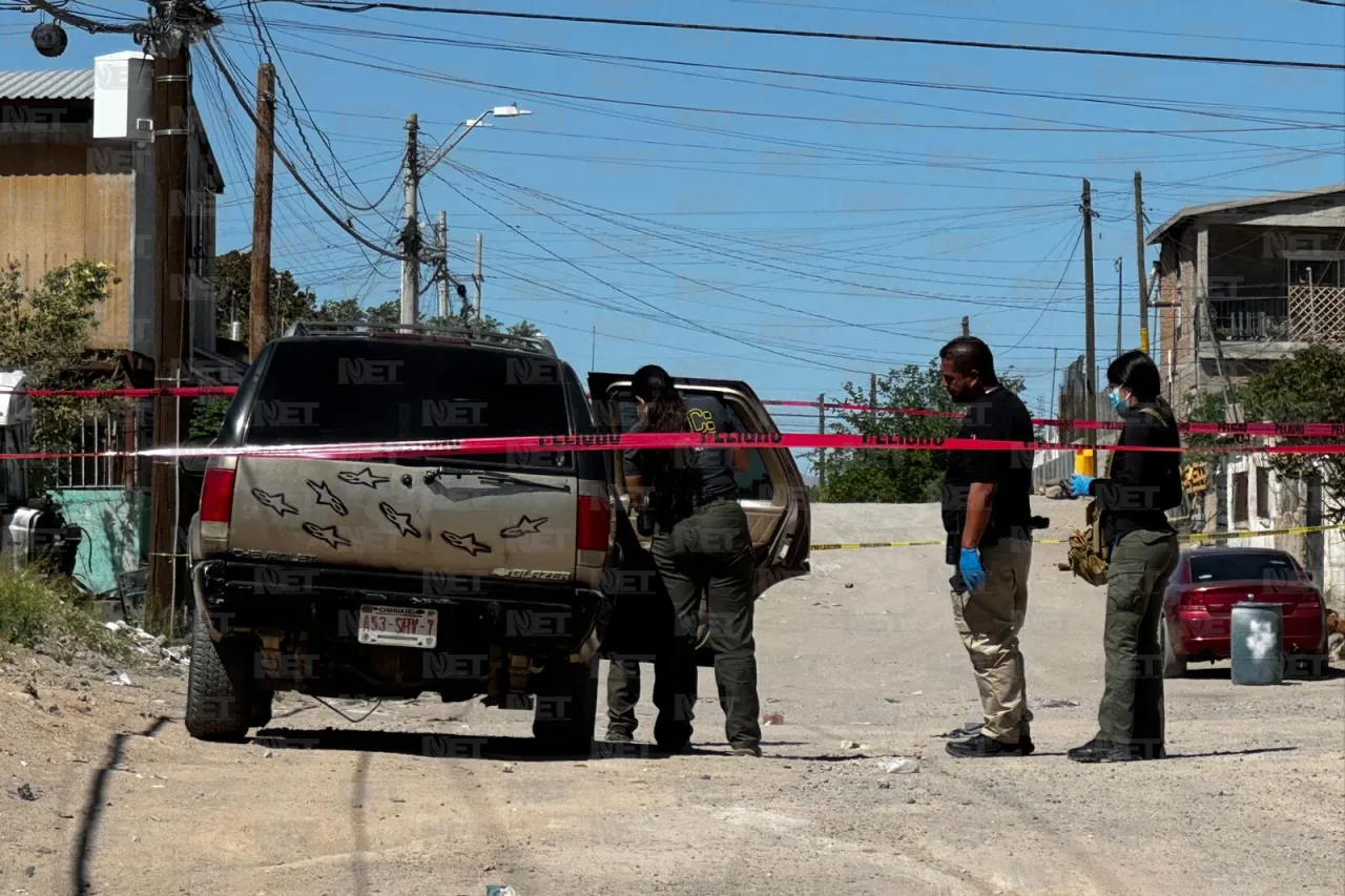Hallan camioneta con sangre y cobija en la colonia Zaragoza