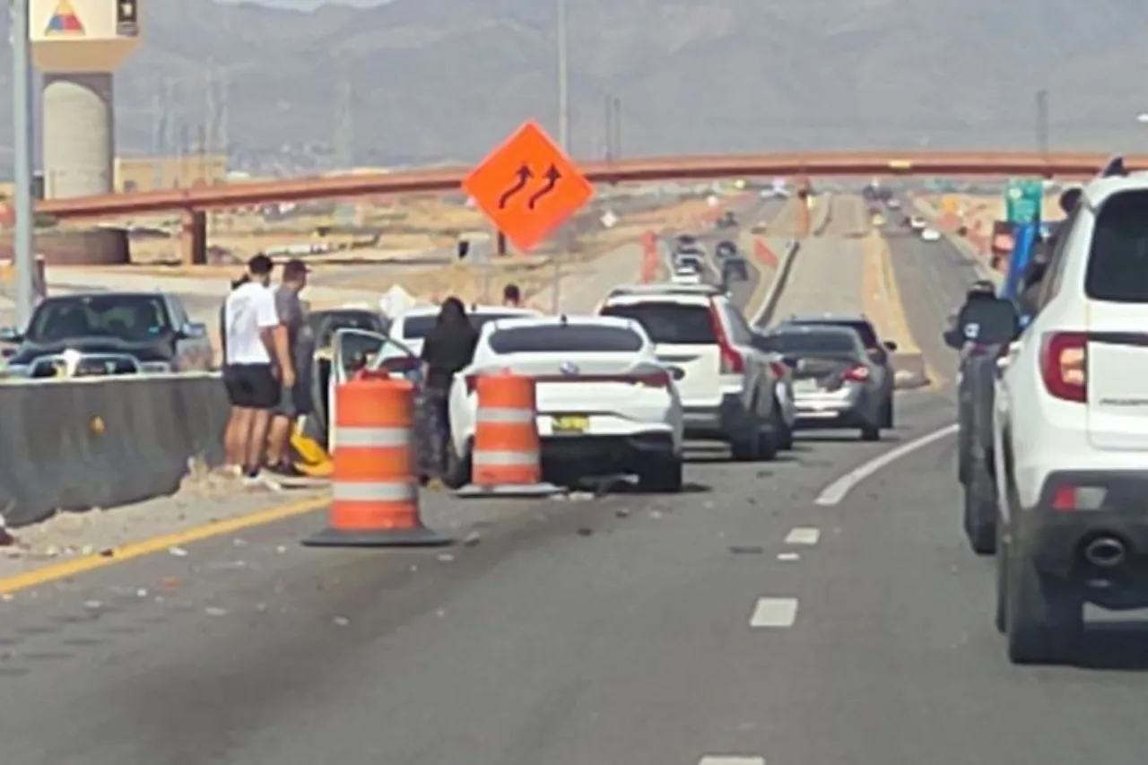 Colapsan tráfico en Loop 375 Norte en El Paso por carambola de 6 vehículos