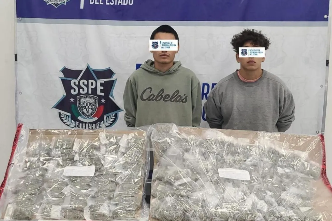 Detiene Policía Estatal a 2 con casi 3 kilos de marihuana en Juárez