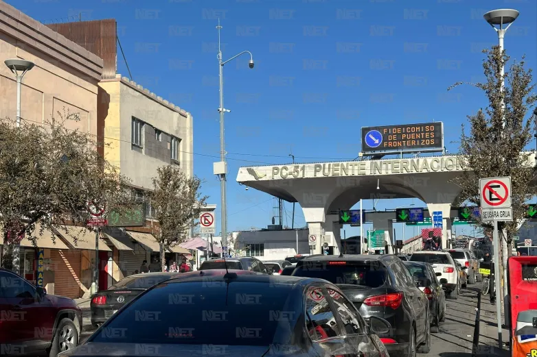 Filas de más de una hora para cruzar a El Paso 
