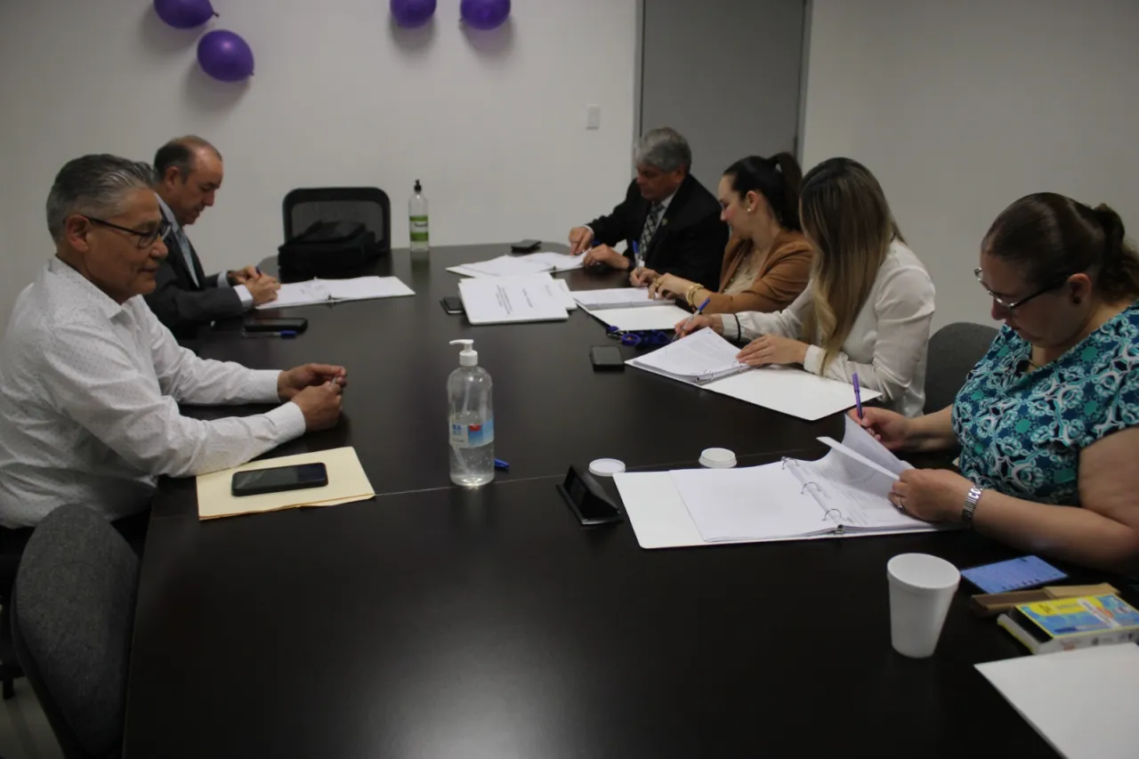 Entrega Maurilio Fuentes cargo en Educación; asume Roberto Anaya