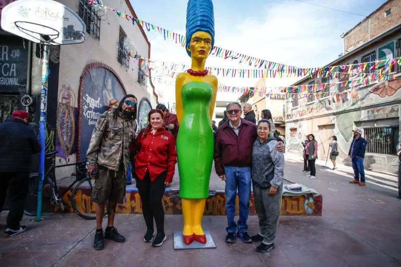 Se pasea Marge Simpson por las calles de Juárez