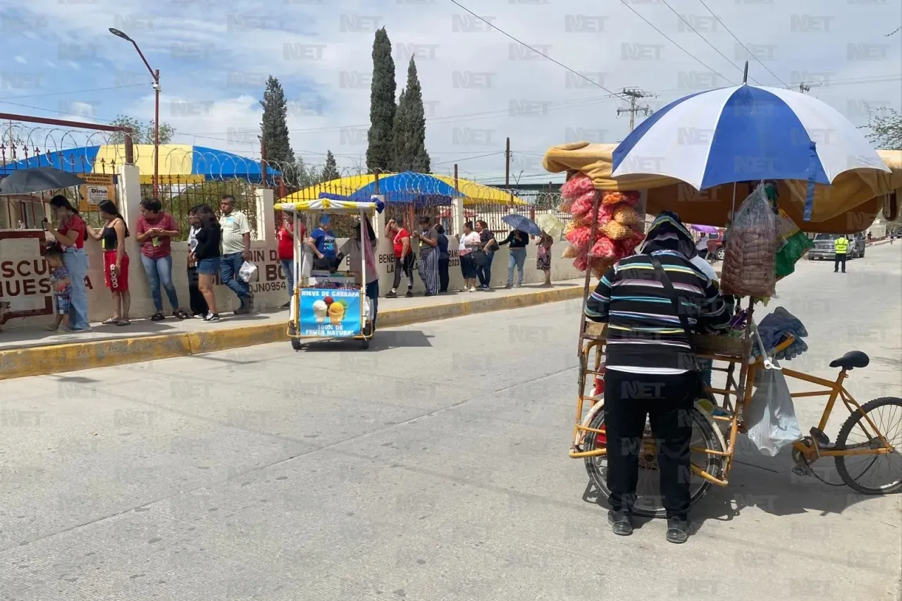 Cambian comerciantes de giro por operativo contra comida chatarra
