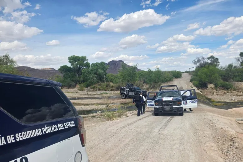 Localizan patrullas abandonadas tras desaparición de tres policías