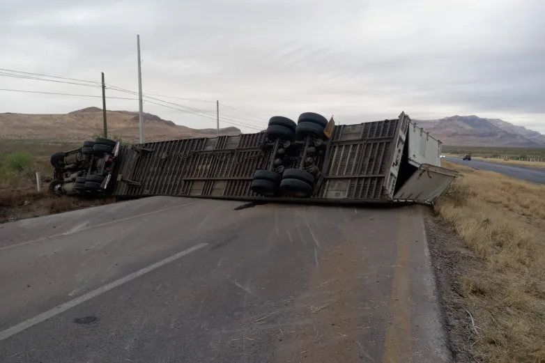 Reportan cierre parcial en la carretera Delicias-Chihuahua por accidente 