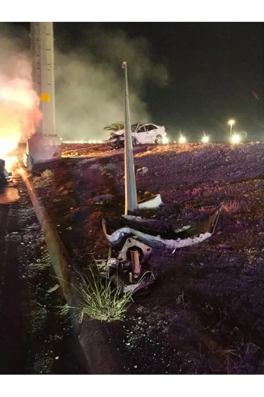 Se incendia vehículo tras choque en bulevar Juan Pablo II durante la madrugada