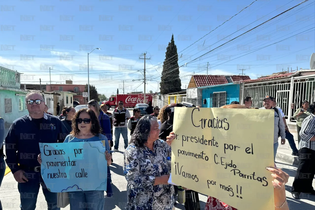 Agradecen vecinos pavimentación de la calle Ejido Parritas