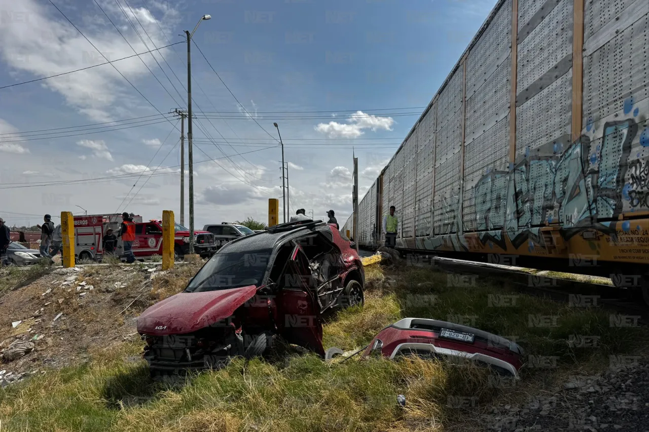 Mujer resulta lesionada tras choque con tren en Ciudad Juárez