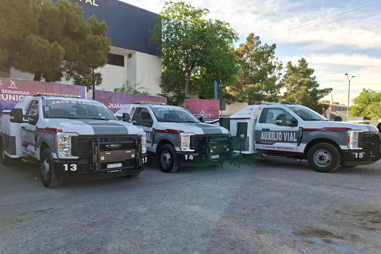 Entrega alcalde 5 unidades de auxilio vial en Ciudad Juárez