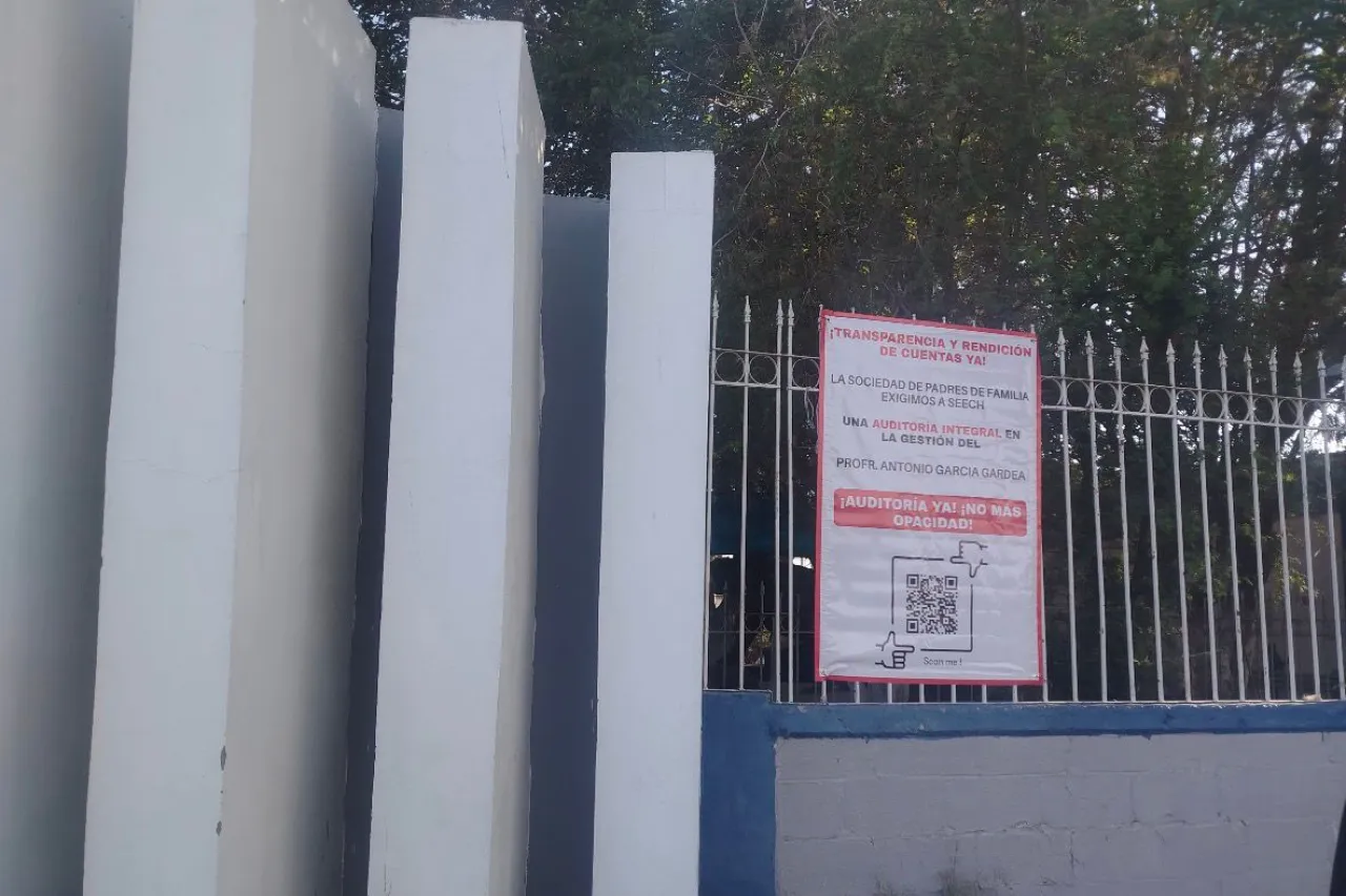 Acusan padres desvío de recursos en secundaria Técnica 47