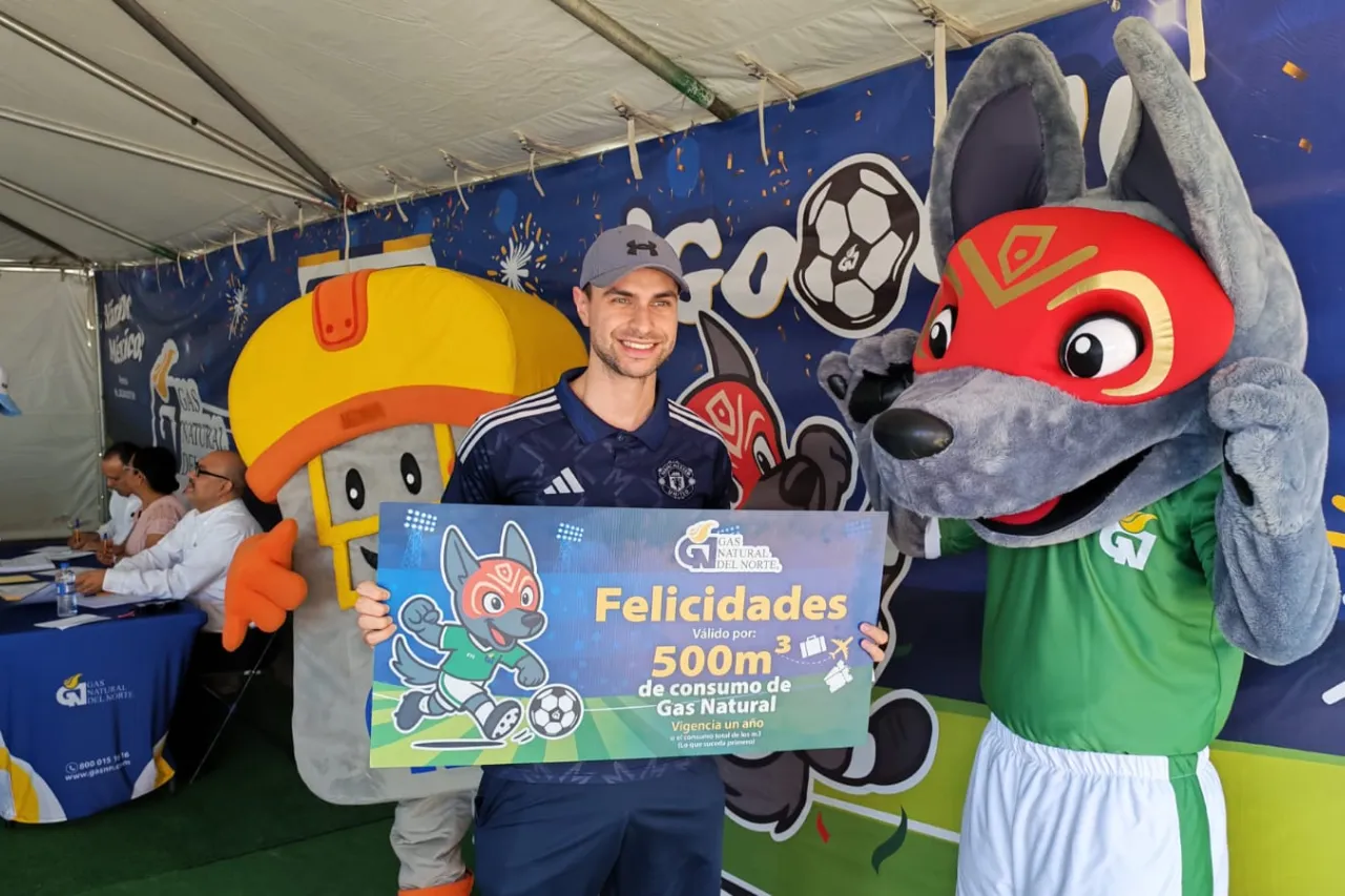 Entrega Gas Natural premios y viaje al Mundial 2026 a clientes cumplidos