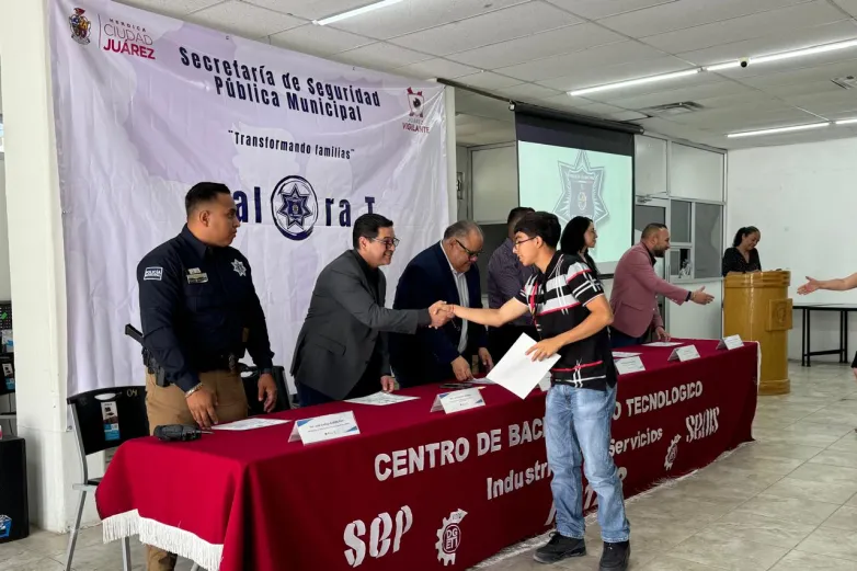 Se gradúan 80 adolescentes del programa Valórate