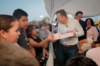 Participa Marco Bonilla en Mega Festival de la Niñez en Camargo